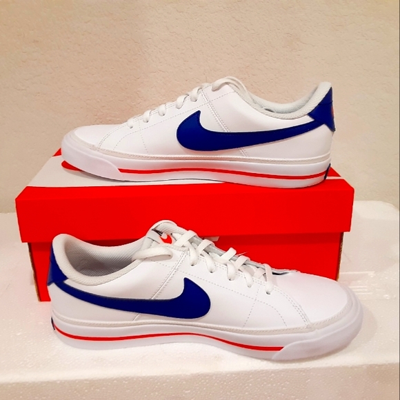 Nike - Picture 3 of 4